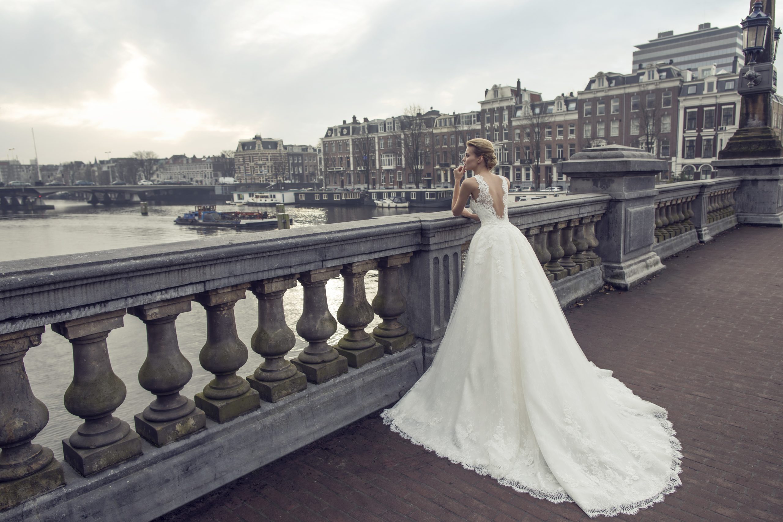 Outlet Modeca Brautkleider